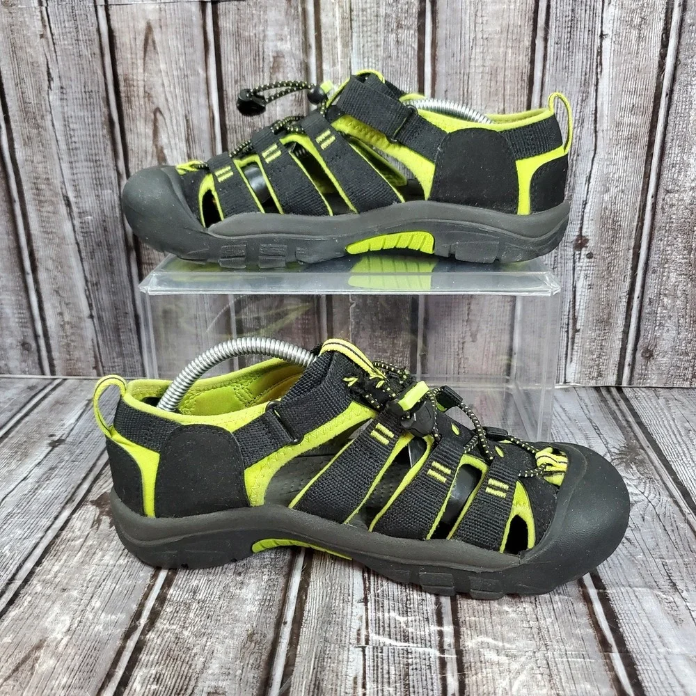 Keen Youth Newport H2 Waterproof Sandals Black Green Hiking Outdoor Trail Size 5
